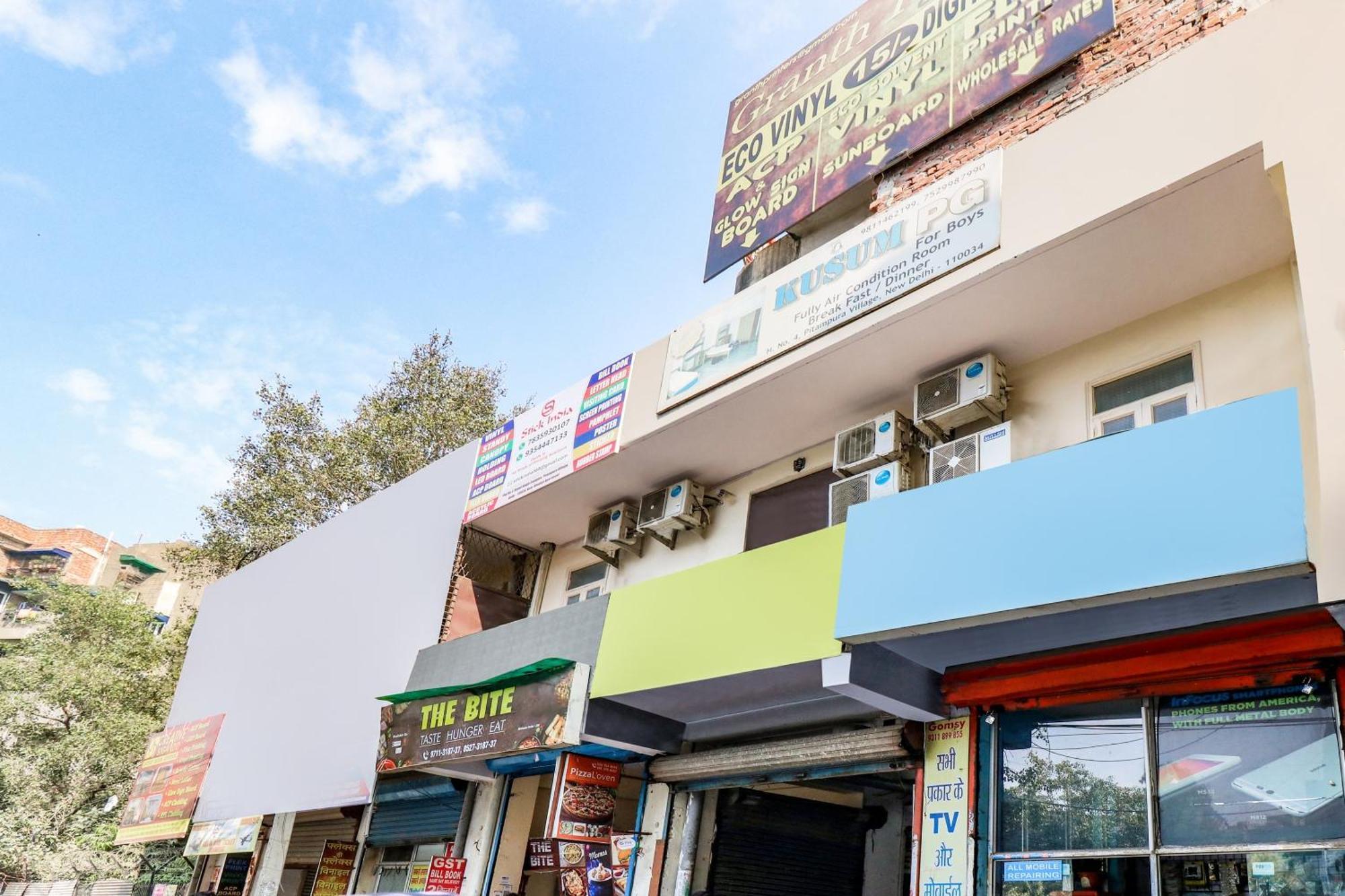 Hotel O Rs Hotels Near Pitampura Metro Delhi  Ngoại thất bức ảnh